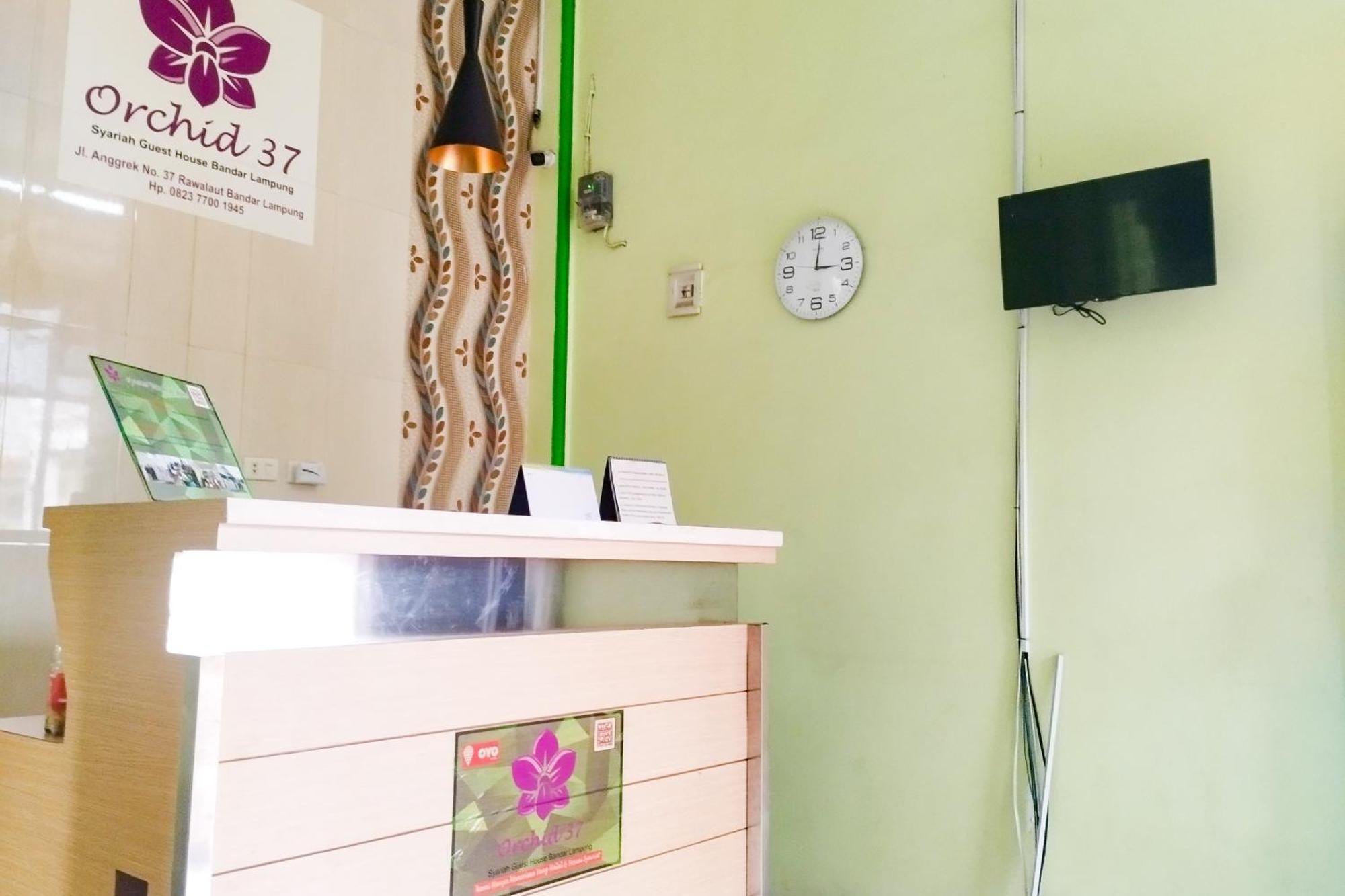מלון בנדר למפונג Reddoorz Syariah At Shakira Alesha Enggal מראה חיצוני תמונה