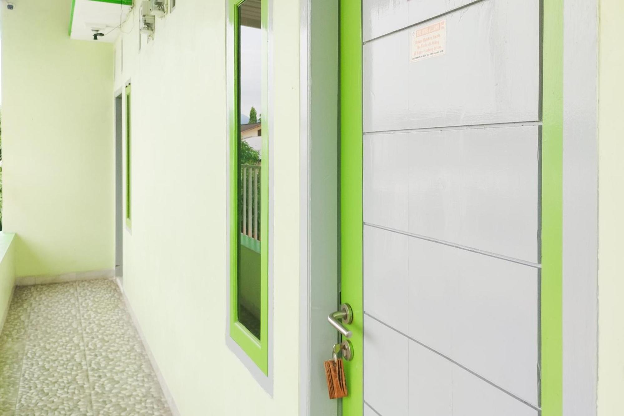 מלון בנדר למפונג Reddoorz Syariah At Shakira Alesha Enggal מראה חיצוני תמונה